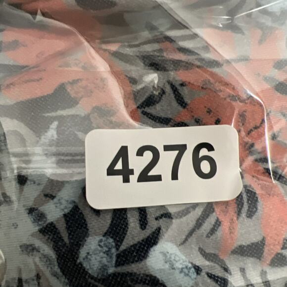 Travis Mathew Featherweight Sands Short Sleeve Shirt Size 2XL - Picture 8 of 8